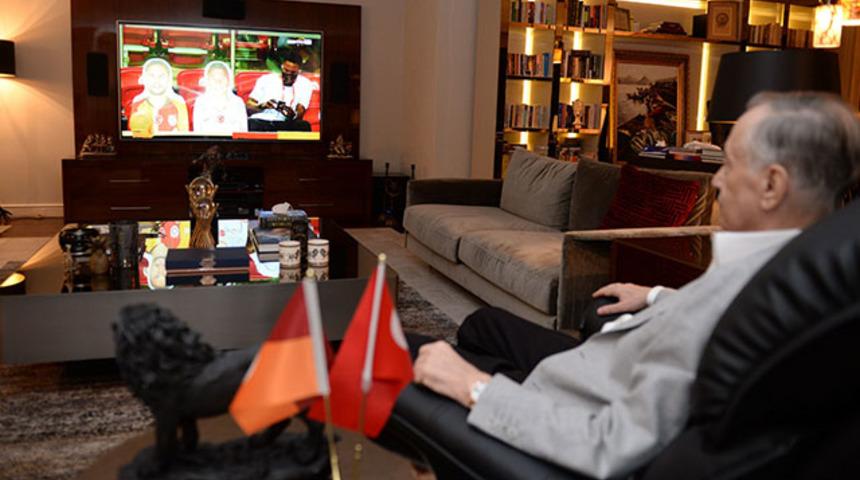 Galatasaray Başkanı Mustafa Cengiz, Galatasaray - Gaziantep FK maçını evinden takip etti