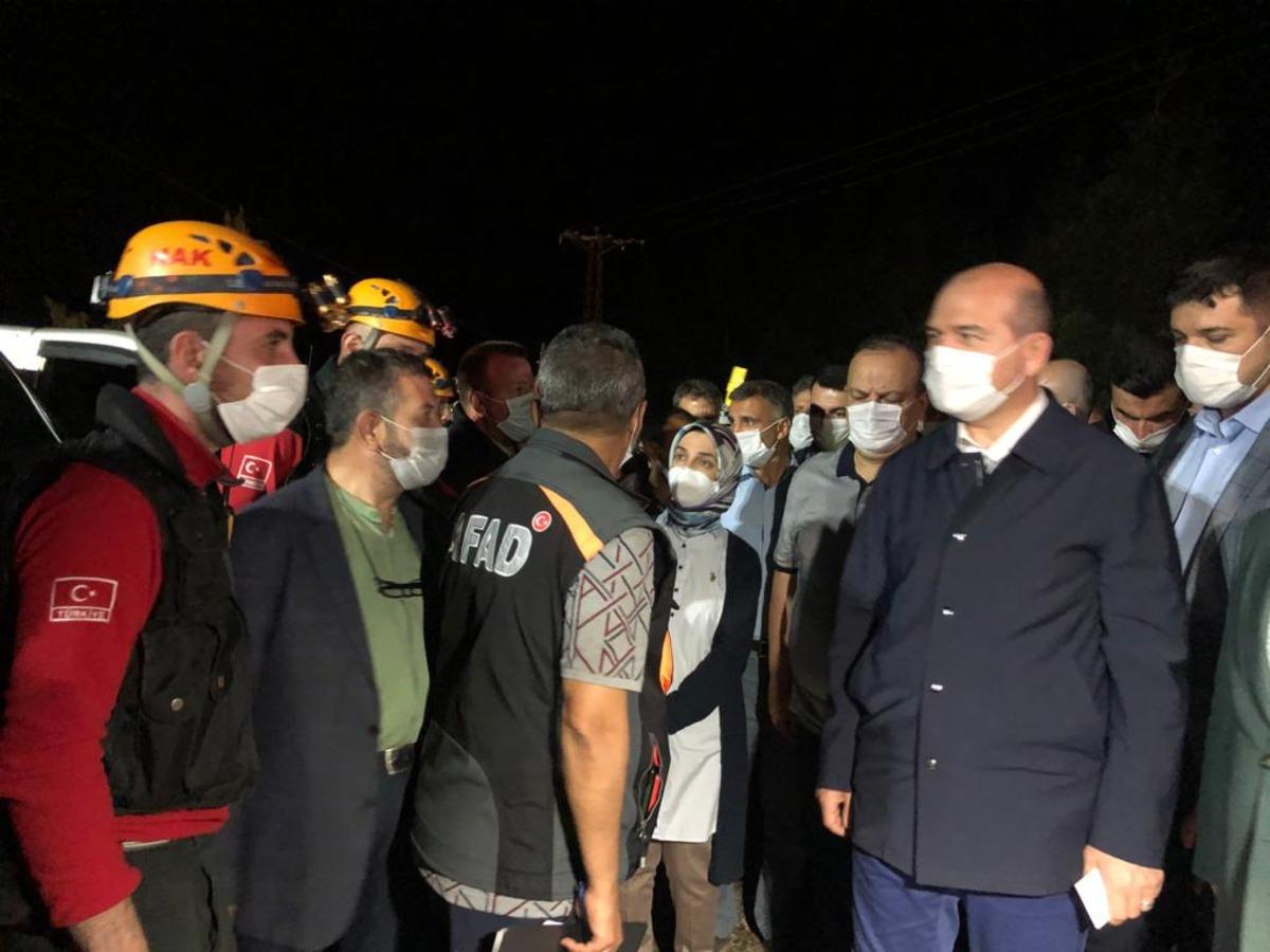 İ&ccedil;işleri Bakanı Soylu Bursa'daki sel felaketinin olduğu b&ouml;lgedeki son durumu a&ccedil;ıkladı