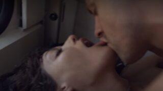 Metin Akdülger ve Dilan Çiçek Deniz'in Yarına Tek Bilet filmindeki sevişme sahnesi olay oldu!