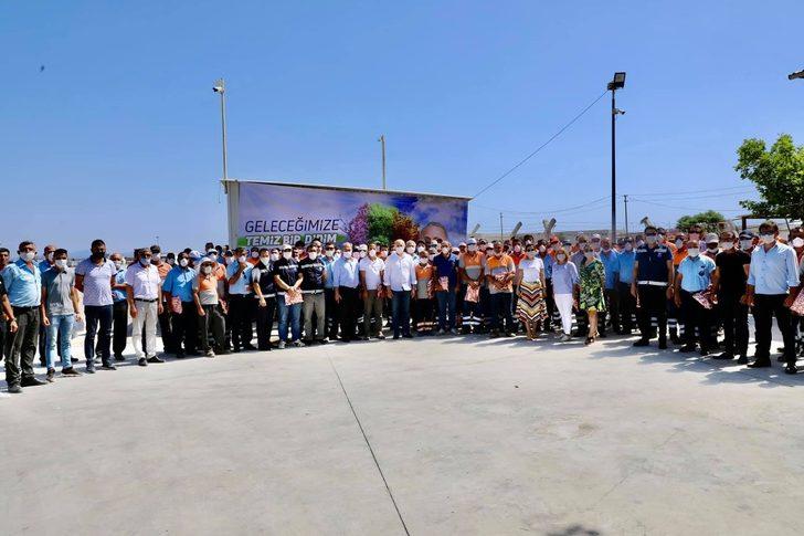 Başkan Atay’dan temizlik işleri personeline Babalar Günü ziyareti G1