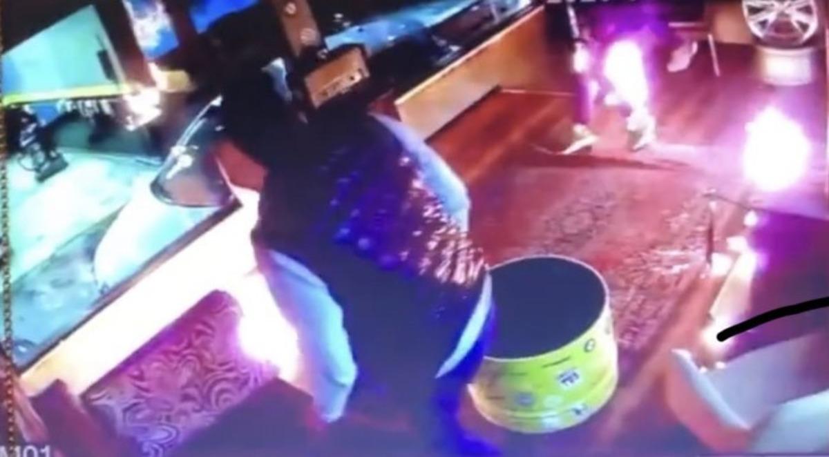 Şaka yapayım derken arkadaşını tinerle ateşe verdi