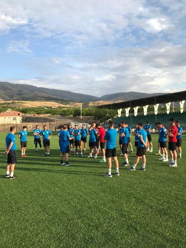 Yeşilyurt Belediyespor’da kamp çalışmaları sürüyor