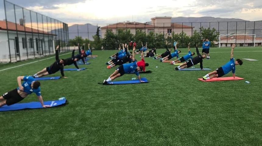 Yeşilyurt Belediyespor&rsquo;da kamp &ccedil;alışmaları s&uuml;r&uuml;yor