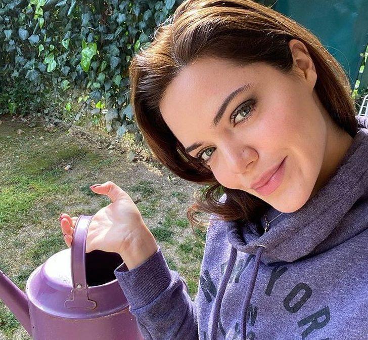 Hilal Altınbilek plajda sere serpe! G5