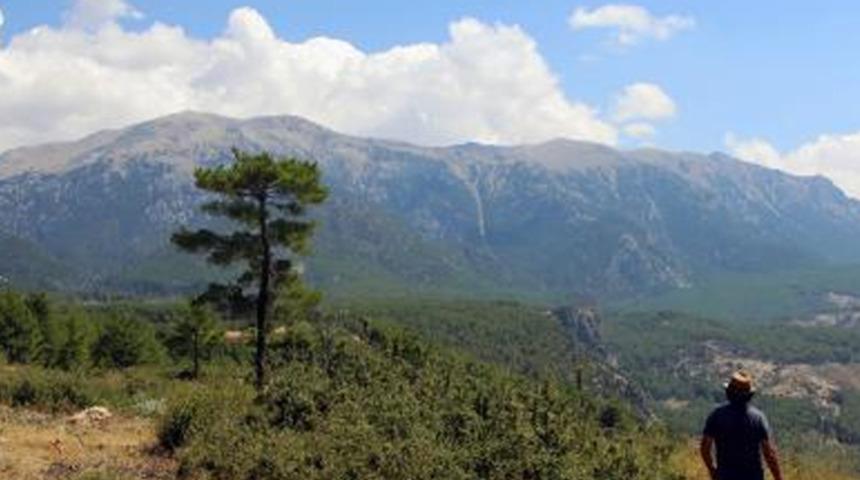 Yıllarca tespit edilememişti! 2200 yıllık sınır davasındaki &uuml;nl&uuml; dağ bulundu