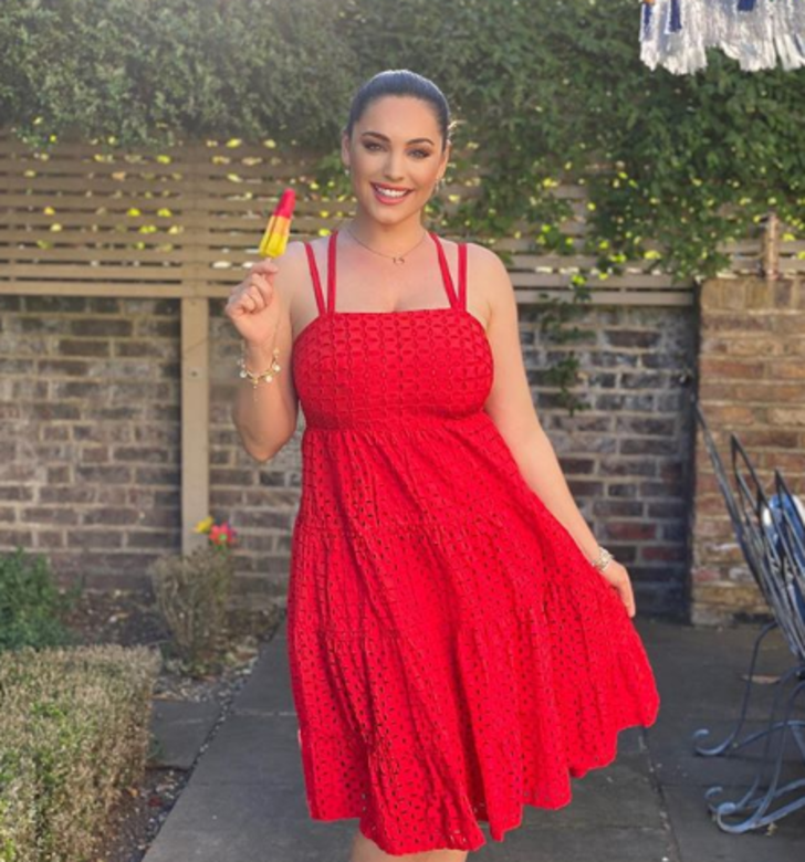 Kelly Brook süper minisiyle dikkat çekti G5