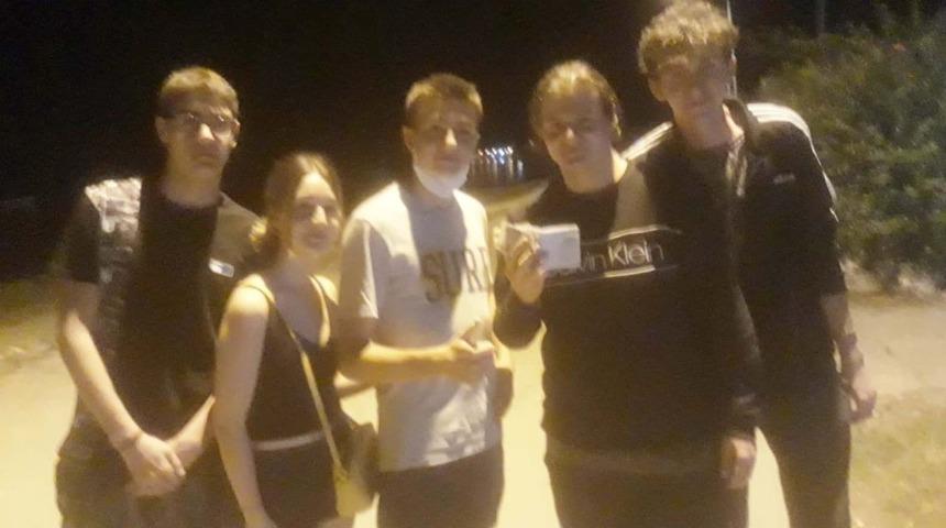 Gençlerden örnek davranış