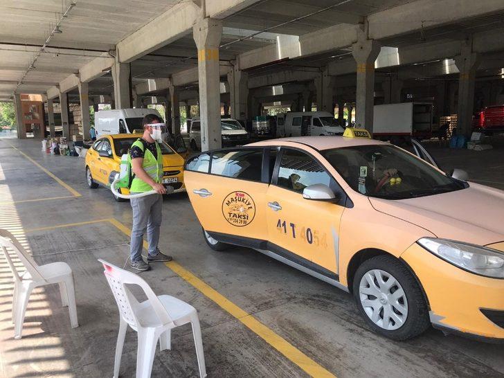İzmit Belediyesi 12 ilçede dezenfekte edilmeyen taksi bırakmıyor G2
