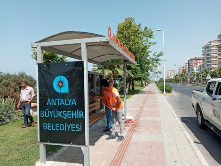 Alanya’da otobüs durakları temizleniyor G3