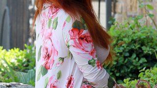 Phoebe Price köpeğini böyle gezdirdi