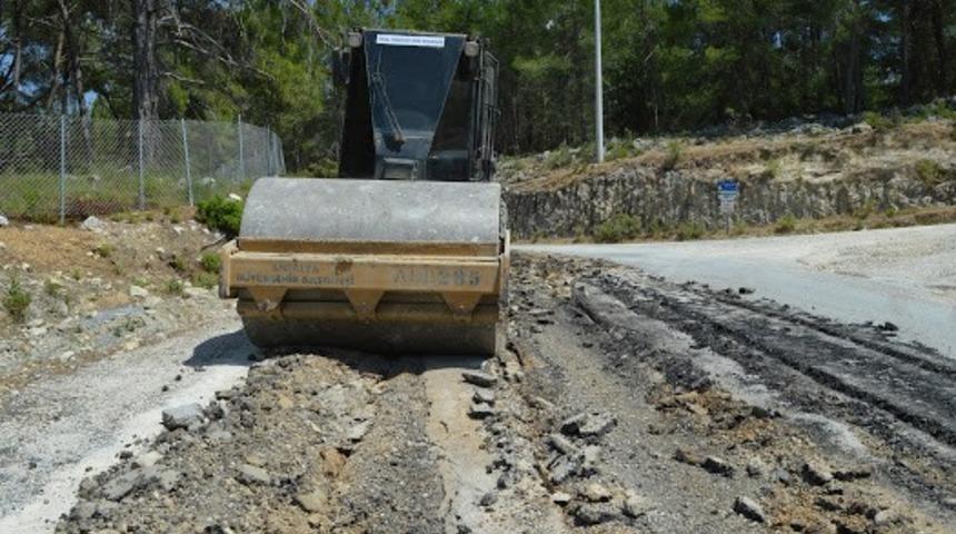 Büyükşehir’den grup yollarına bakım