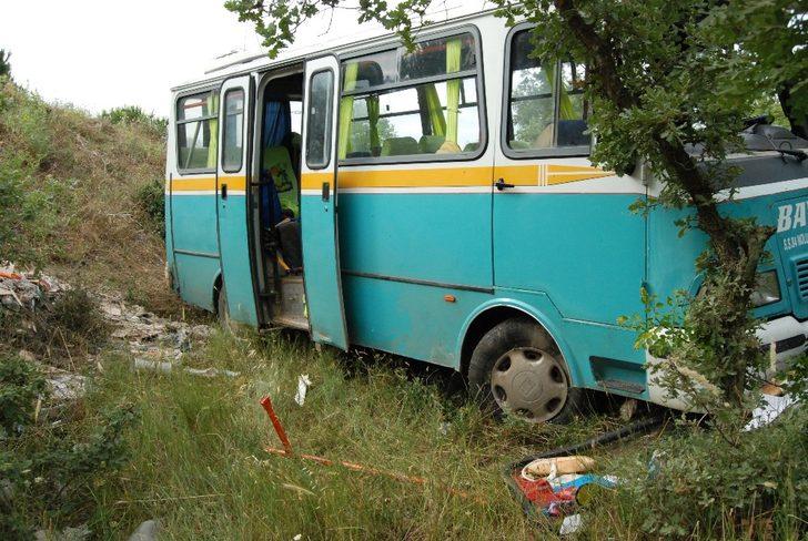 İşçi minibüsü şarampole uçtu, 13 kişi yaralandı G4