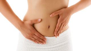 Kabızlık, şişkinlik gibi problemlerden karın masajı ile kurtulun! Karın masajı nasıl yapılır?