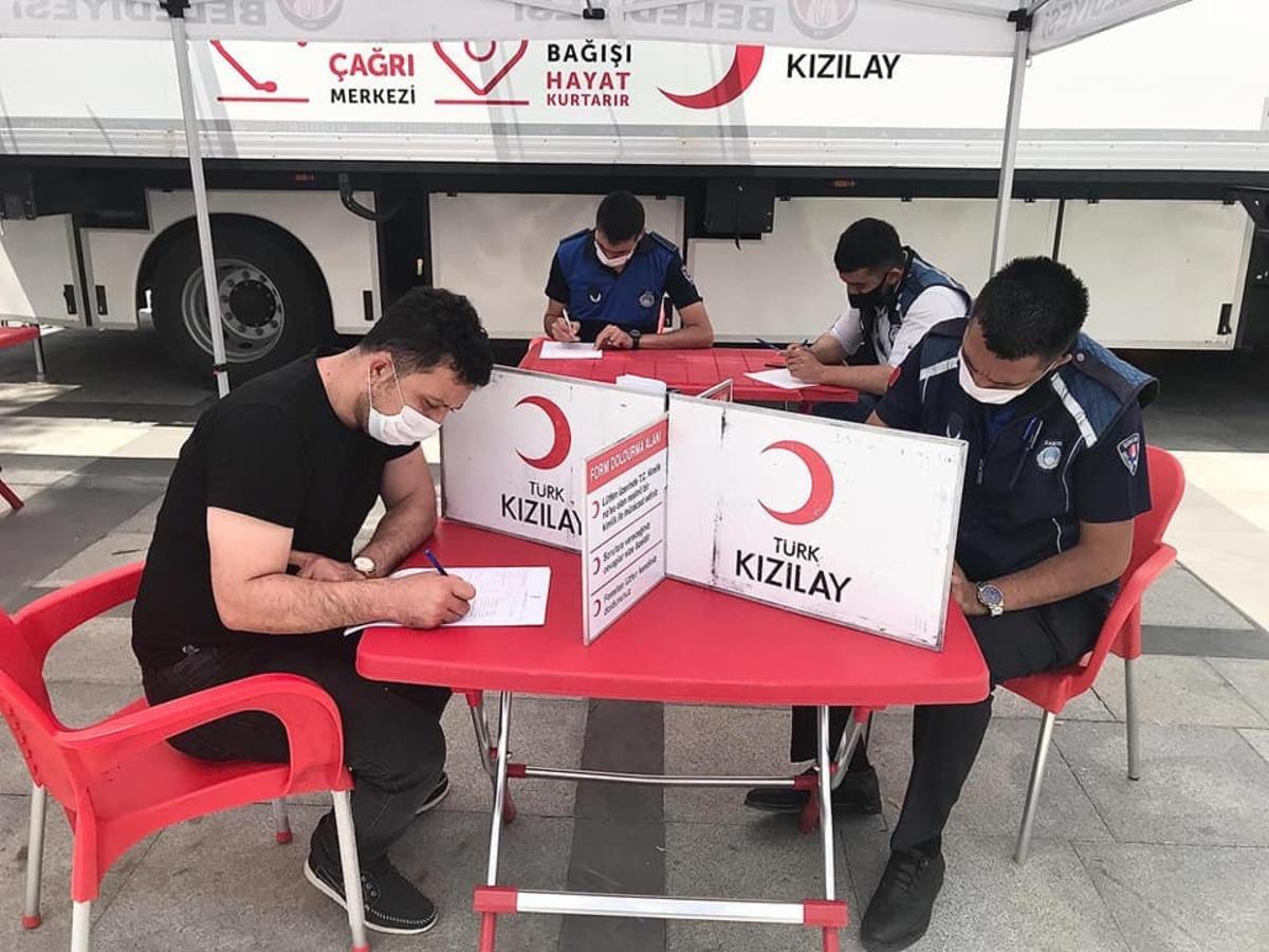 Sincan zabıtasından Kızılay&rsquo;a kan bağışı
