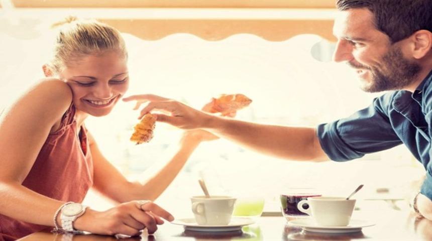 Yeni biriyle flörtleşmenin 5 yolu