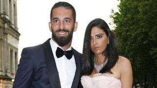 Arda Turan sevgilisi Aslıhan Doğan'ı sildi