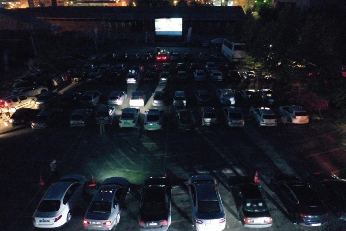 Kandıra&rsquo;da arabada sinema keyfi yaşandı