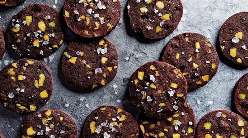 Şık sunumu bile yeter: Antep fıstıklı kakaolu kurabiye tarifi