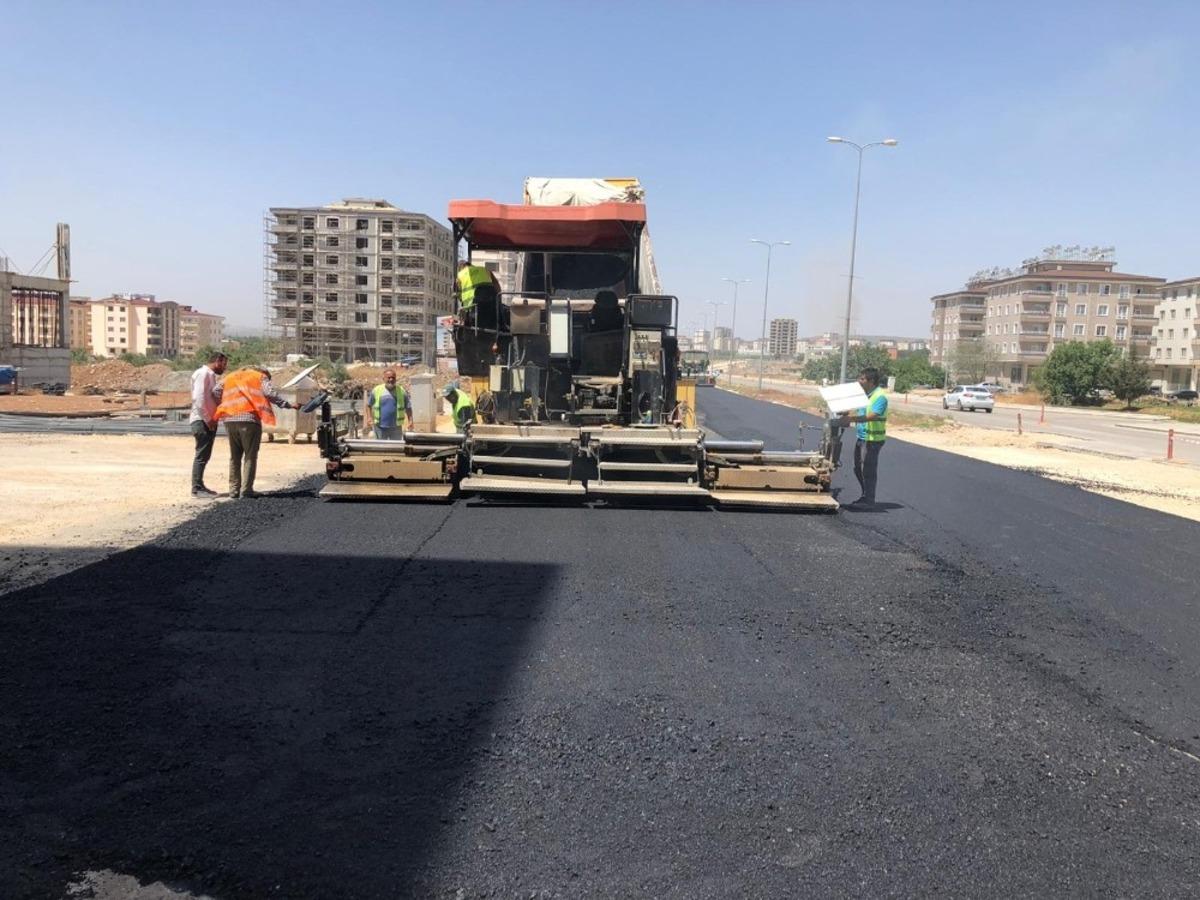 Turgut &Ouml;zal Caddesinin asfaltına başlandı