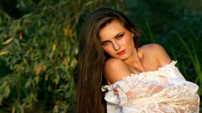 Saçlarınızı güçlendirmek için uygulayabileceğiniz 11 yöntem