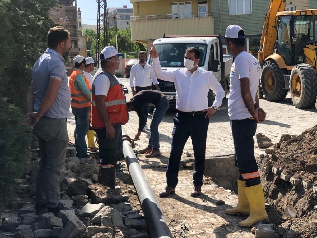 Başkan Geylani: &ldquo;30 yıllık sorunu &ccedil;&ouml;z&uuml;yoruz&rdquo;