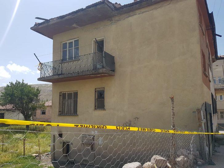 Dövülerek öldürülen 3 yaşındaki Alperen'in annesi tutuklandı, zanlı sevgili aranıyor G1