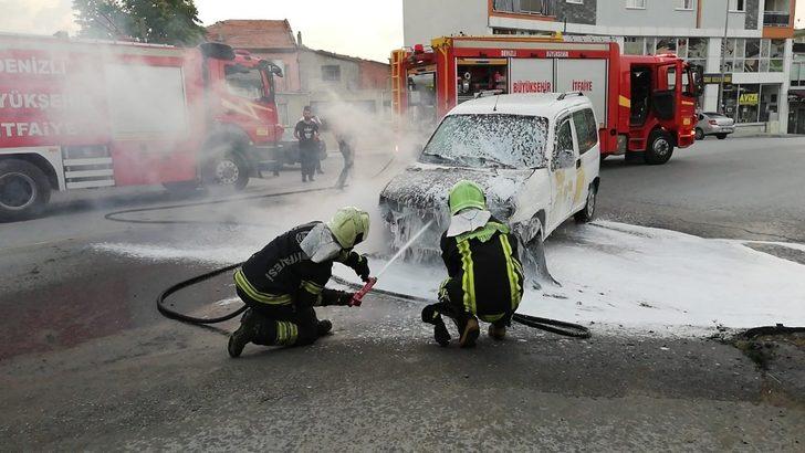 Seyir halindeki otomobil alevlere teslim oldu G2