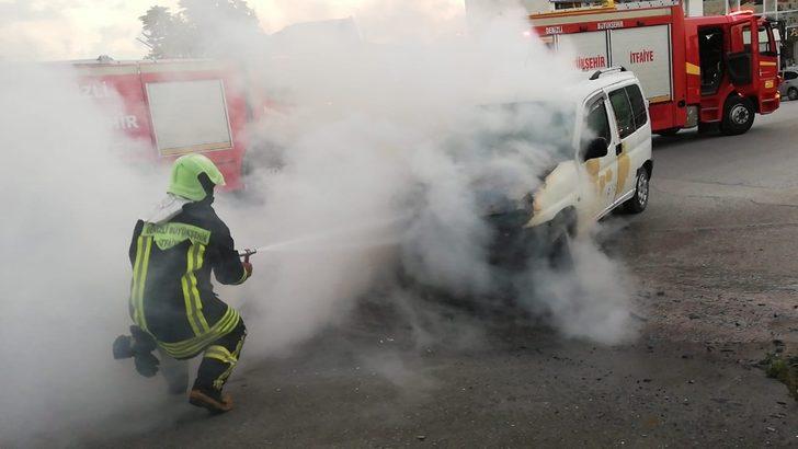 Seyir halindeki otomobil alevlere teslim oldu G3