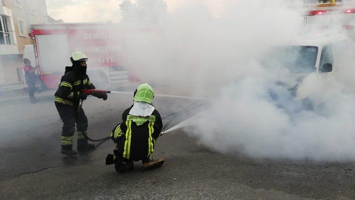 Seyir halindeki otomobil alevlere teslim oldu G4