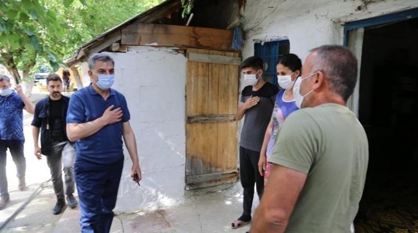 Tunceli&rsquo;nin yeni valisi &Ouml;zkan, vatandaşları evinde ziyaret etti