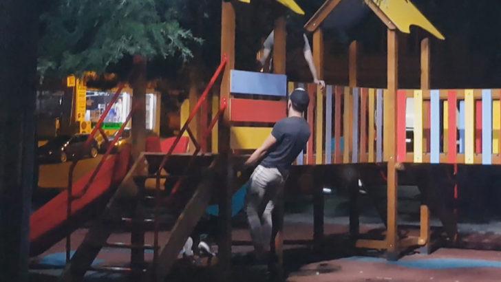 Maskeyi gözlerine takıp körebe oynadılar G2