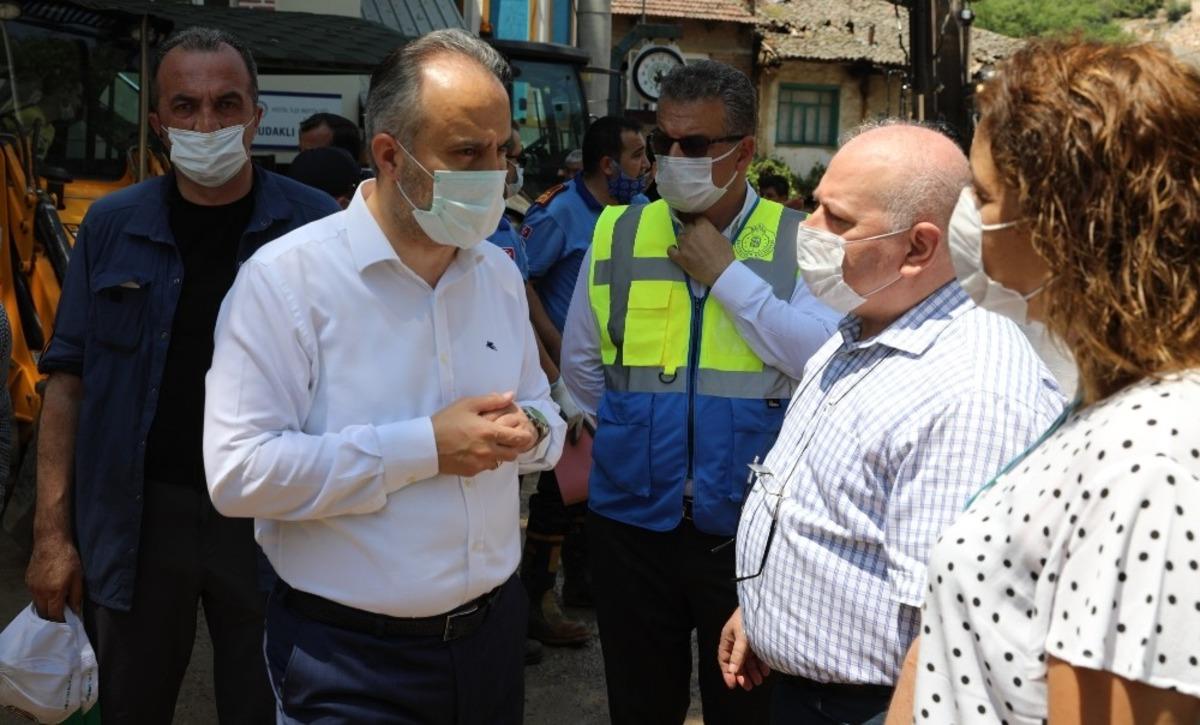 Sel gitti geriye enkazı aldı