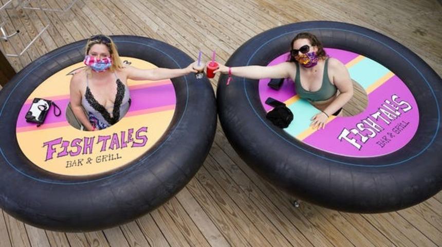 Sıra dışı yollarla sosyal mesafe uygulayan 8 bar ve gece kul&uuml;b&uuml;