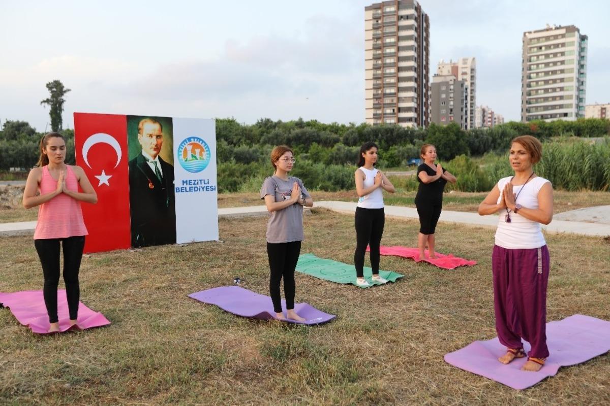 Mezitli&rsquo;de Uluslararası Yoga G&uuml;n&uuml; kapsamında etkinlik d&uuml;zenlendi