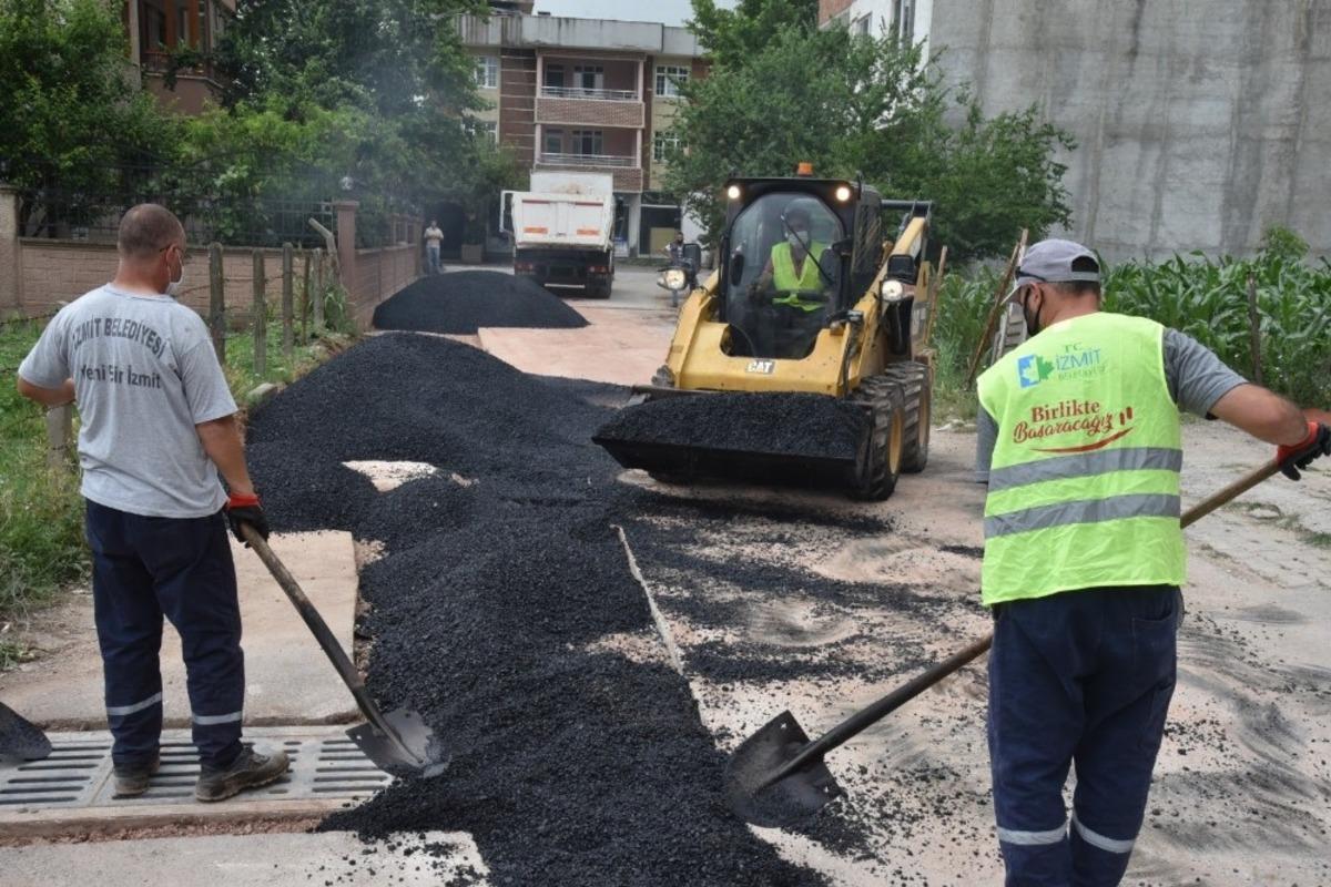 İzmit Belediyesinden Alikahya Fatih&rsquo;te asfalt mesaisi