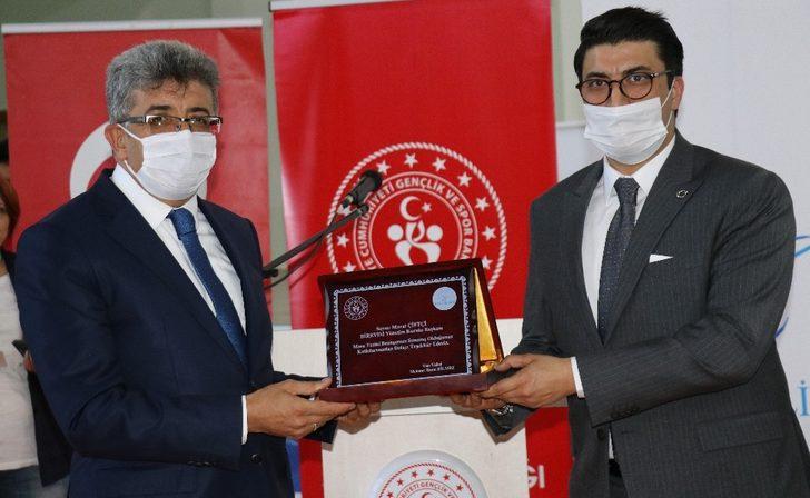 Birevim’den Vanlı sporculara masa tenisi ekipmanı desteği G4