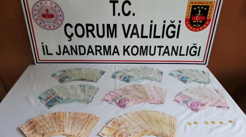 Çorum'da 75 yaşındaki kadının 90 bin lirası ile altınlarını çalan şüpheli yakalandı