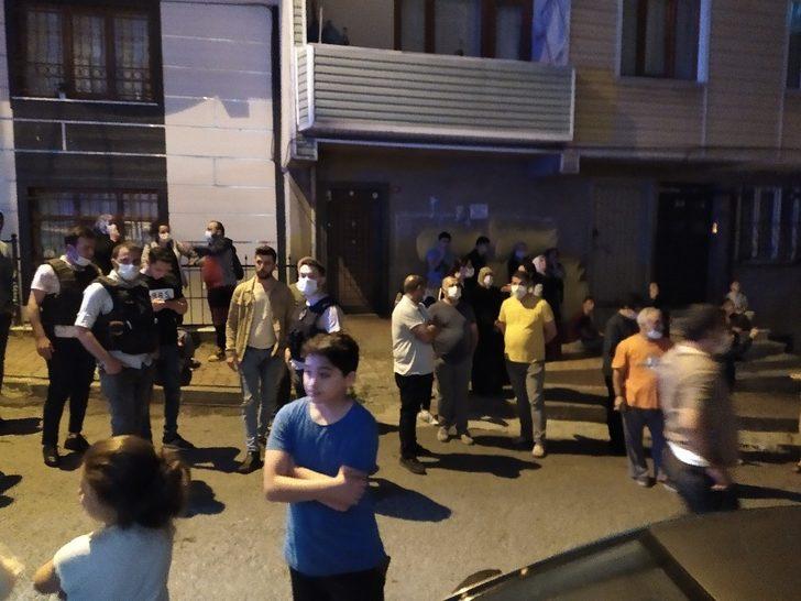 Sultangazi’de çatlak nedeniyle 3 bina tahliye edildi G3