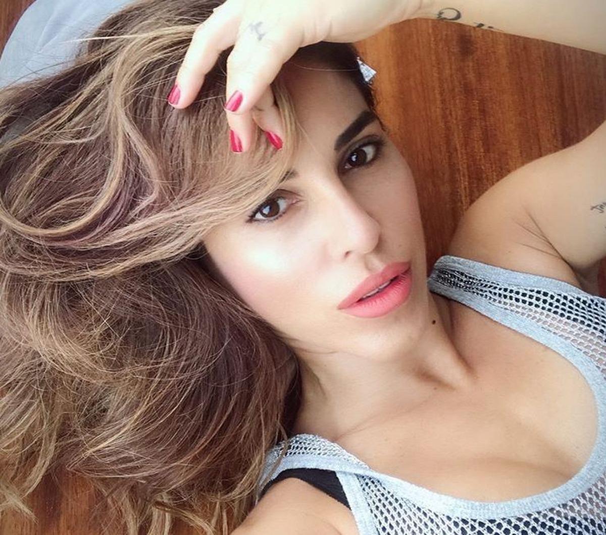 Irmak &Uuml;nal'ı yeni imajıyla g&ouml;renler tanıyamadı