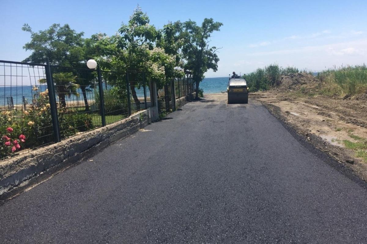 Bah&ccedil;elievler Mahallesi yıllar sonra asfaltla tanıştı