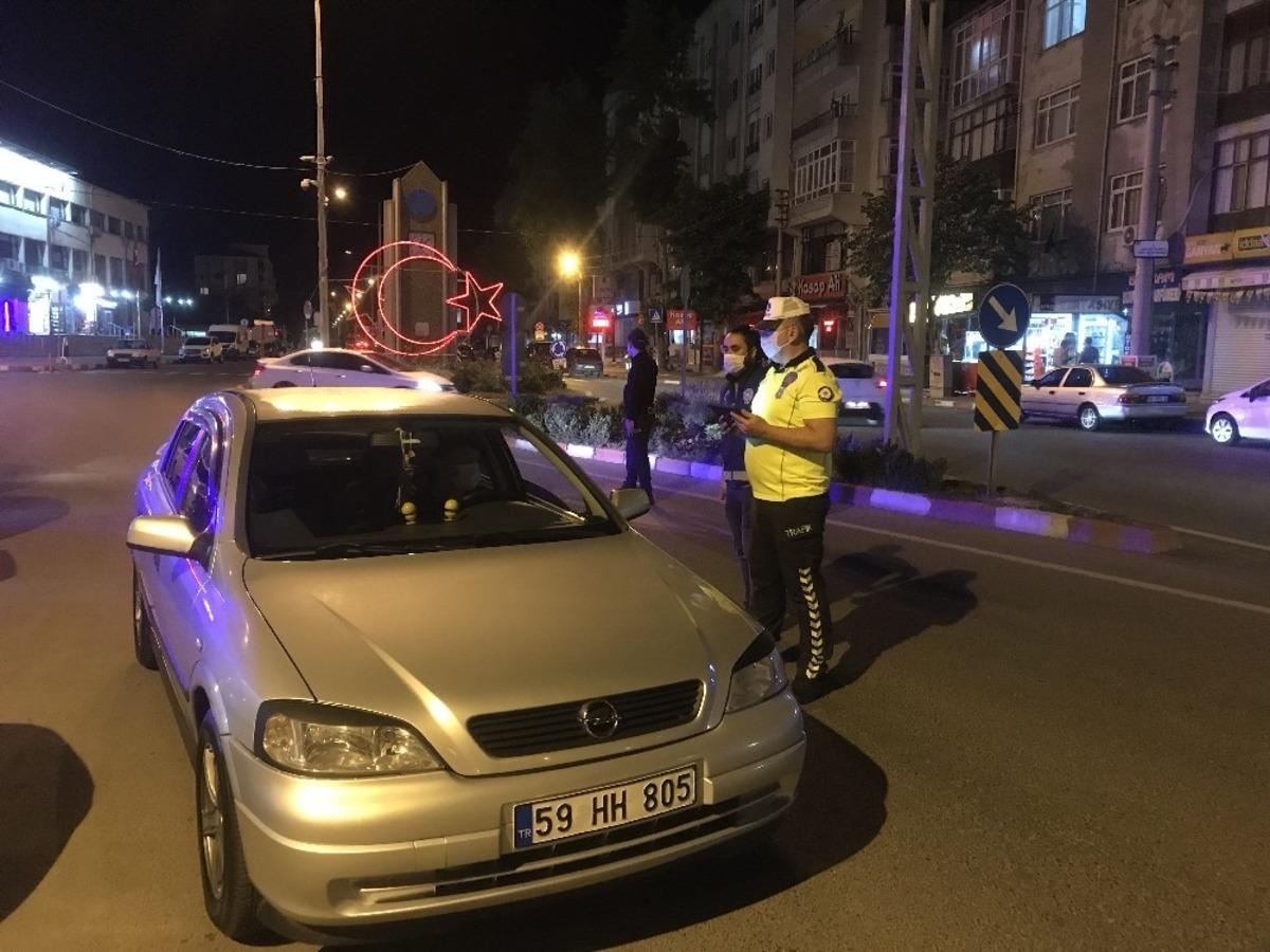 Trafik polisinden maske teyakkuzu