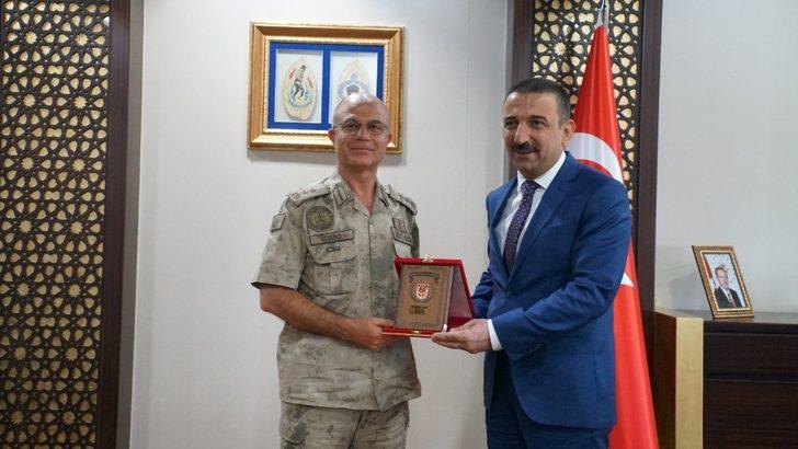 Van Jandarma Asayiş Kolordu Komutanı İlbaş’tan Vali Hacıbektaşoğlu’na hayırlı olsun ziyareti G2