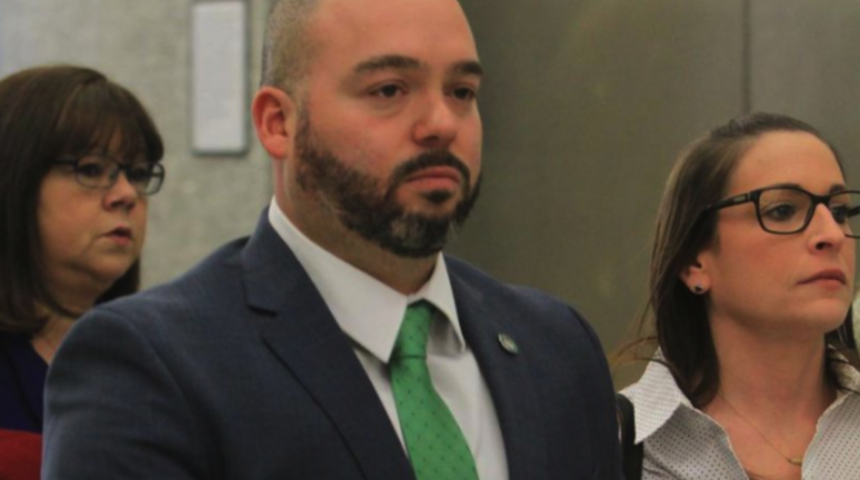 ABD'de bir siyahinin boğazını sıkan polis açığa alındı