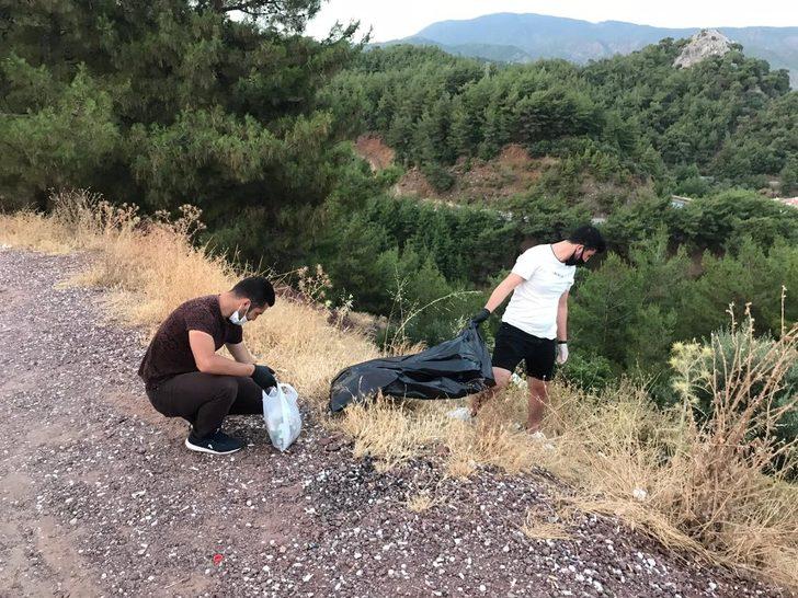 AK Partili gençler Marmaris’te çevre temizliği yaptı G4