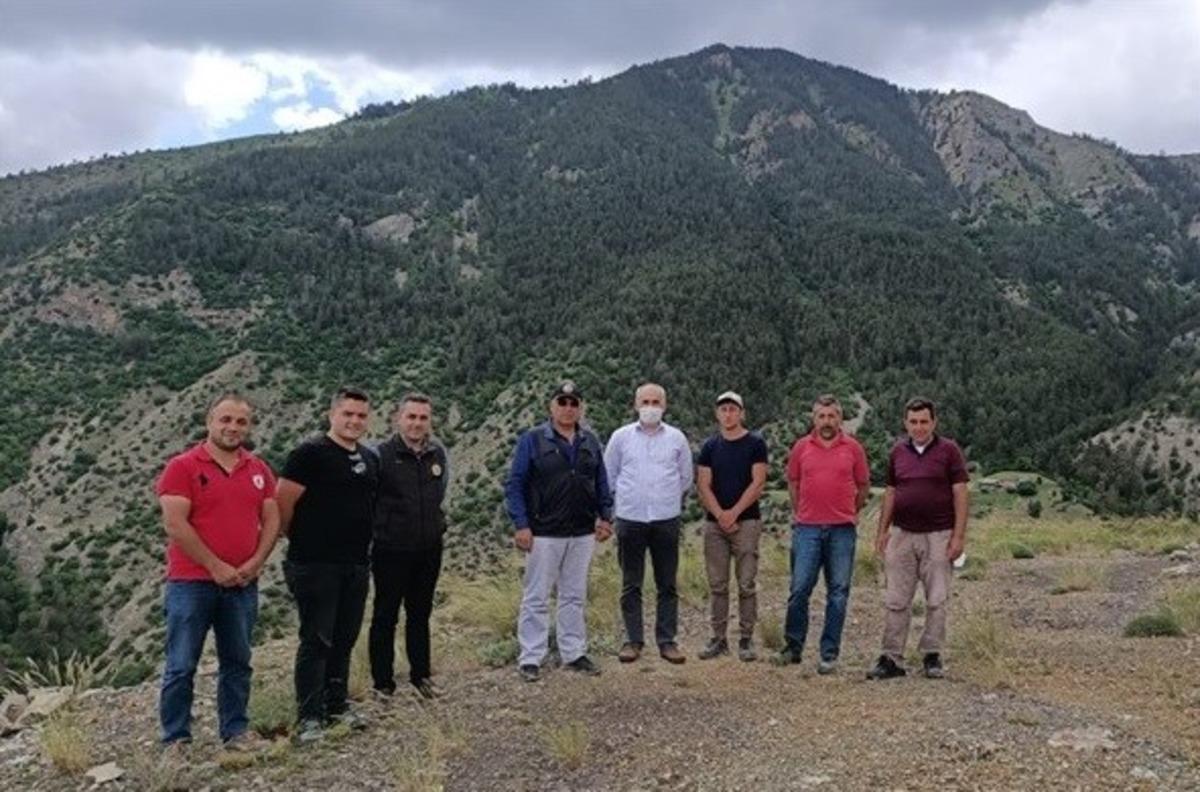B&ouml;lge M&uuml;d&uuml;r&uuml; Ayatay Uzundere&rsquo;de yol yapım &ccedil;alışmalarını yerinde inceledi