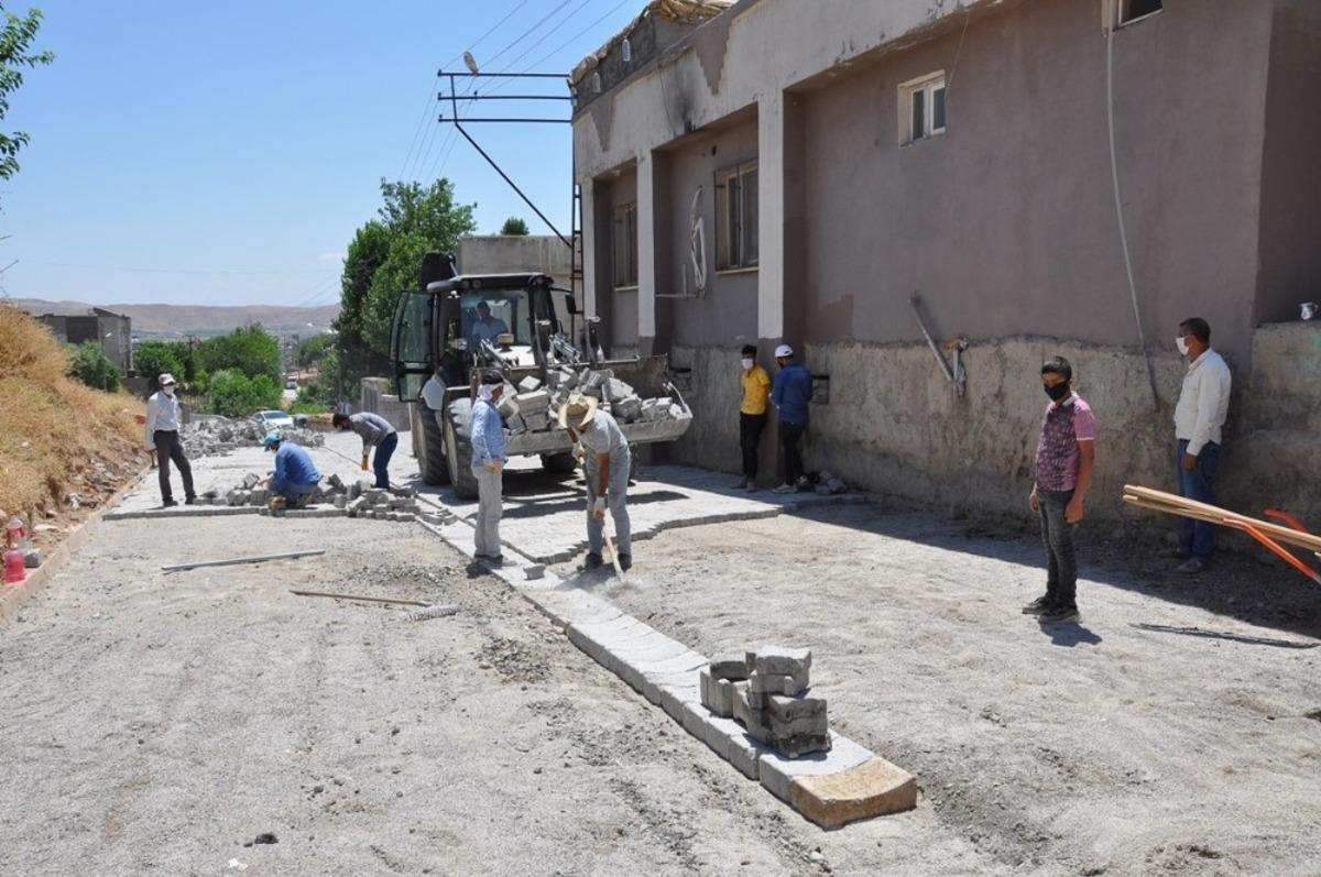Cizre&rsquo;de kilitli parke taşı &ccedil;alışmaları