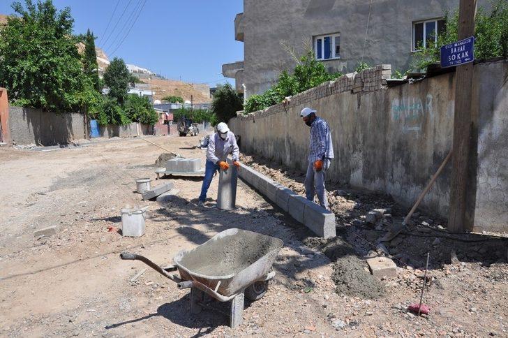 Cizre’de kilitli parke taşı çalışmaları G2