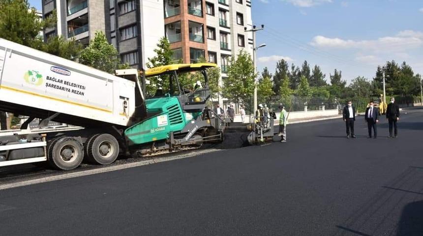 Bağlar’da yol yapım çalışmaları devam ediyor