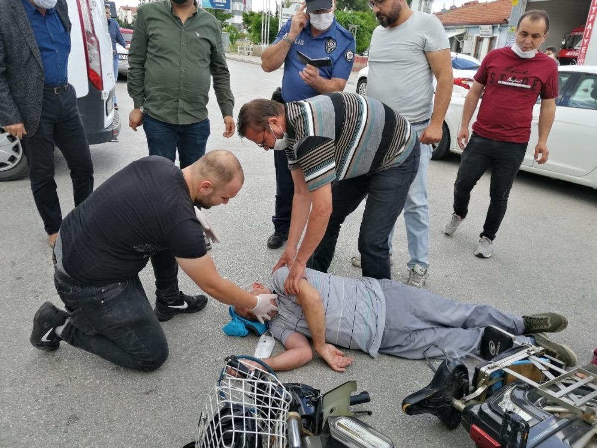 Isparta&rsquo;da minib&uuml;s&uuml;n &ccedil;arptığı bisikletli kurtarılamadı: 1 &ouml;l&uuml;