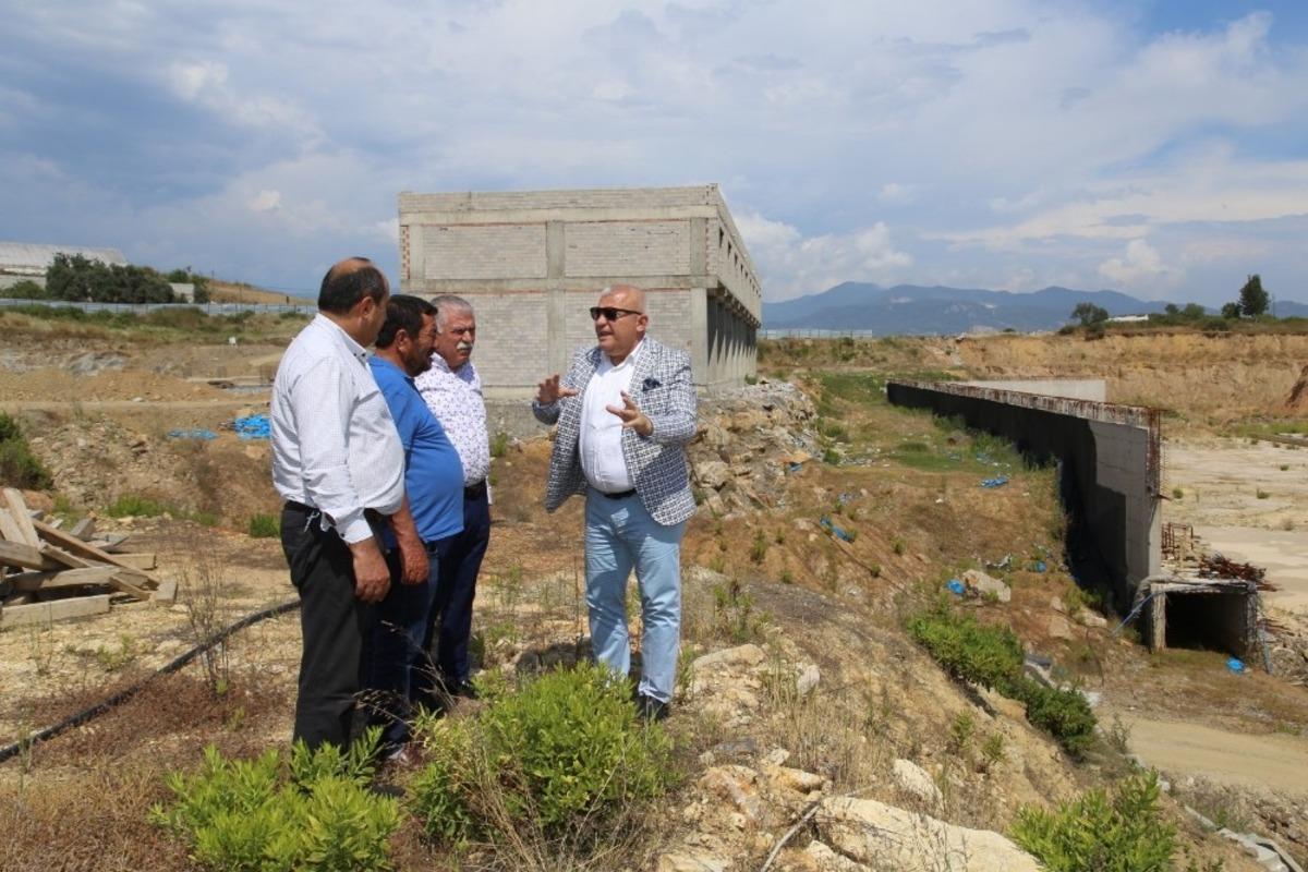 Başkan Şahin toptancı hal inşaatında incelemelerde bulundu